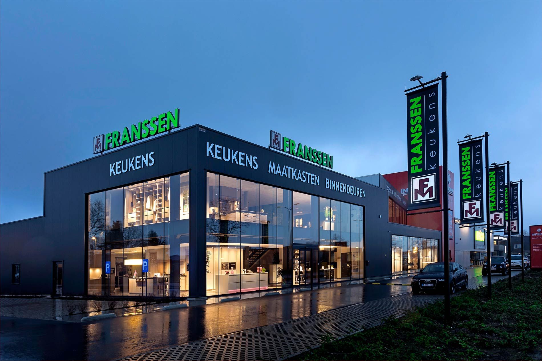 Showroom geel