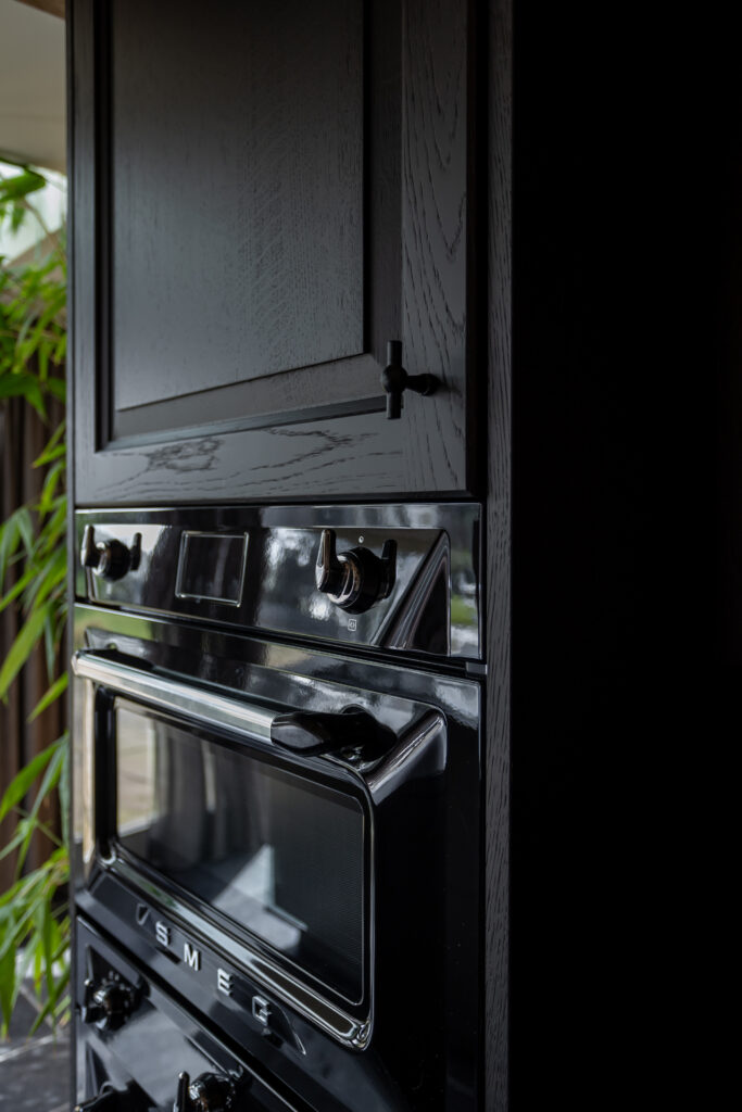Keuken eik kaderdeur ral8022 smeg