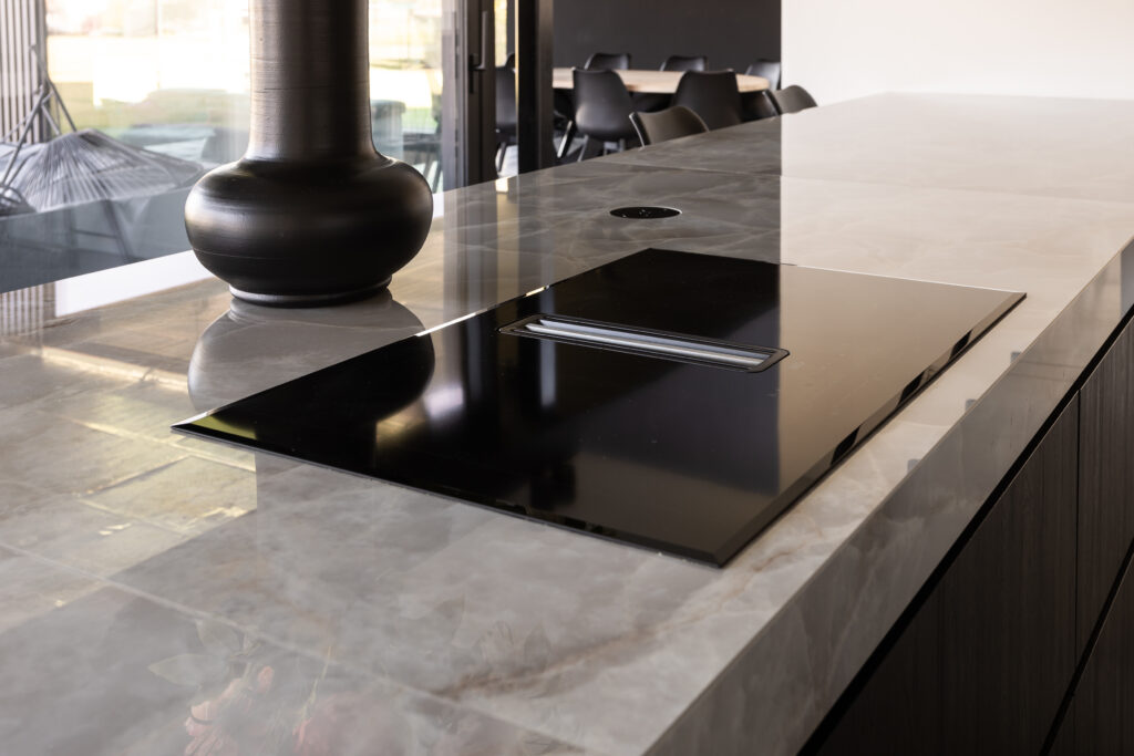 Keuken hpl schaduwzwart keramiek onyx aeg indutiekookplaat