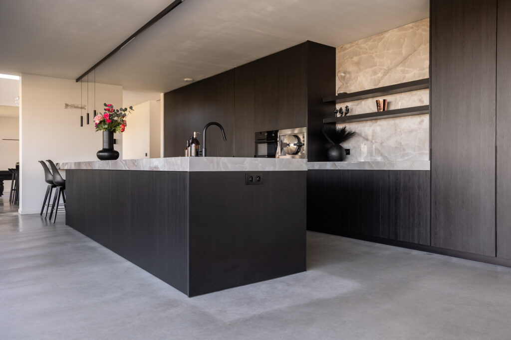 Keuken hpl schaduwzwart keramiek onyx greeploos profielgreep tip on