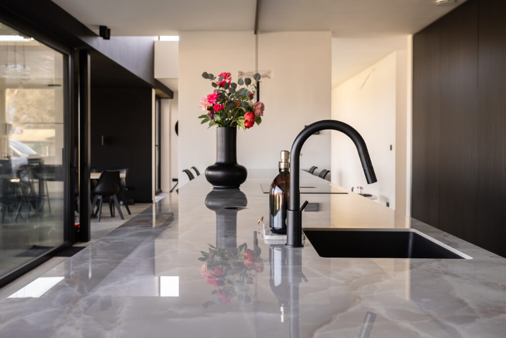 Keuken keramiek onyx greeploos franke kraan lina spoelbak maris