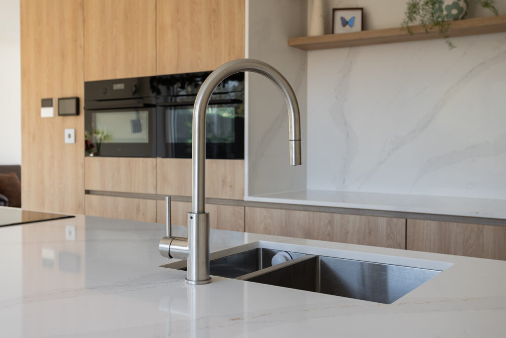 Keuken cleaf s128 pembroke greeploos composiet calacatta gold spoelbak kraan lorreine 